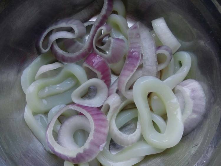 鲍菇鱿鱼圈步骤2