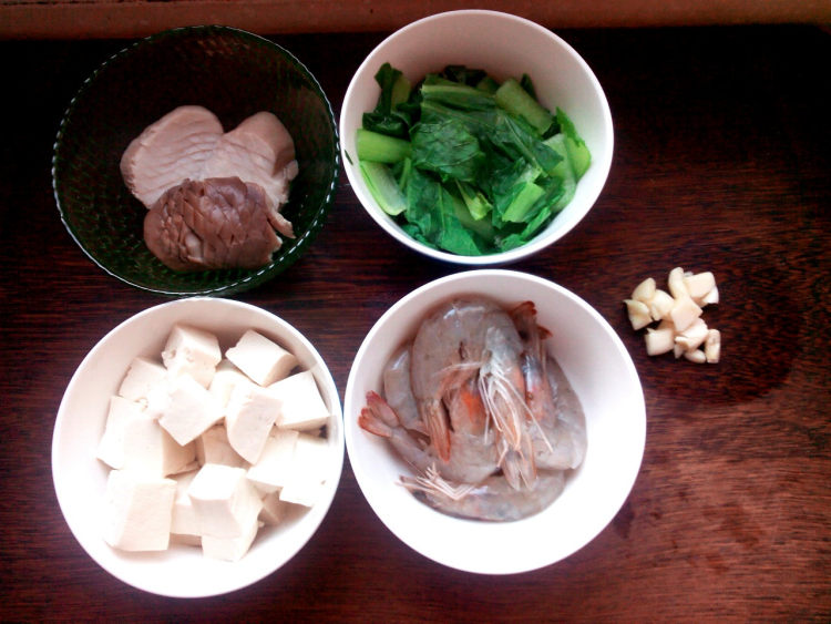 海鲜豆腐汤步骤1