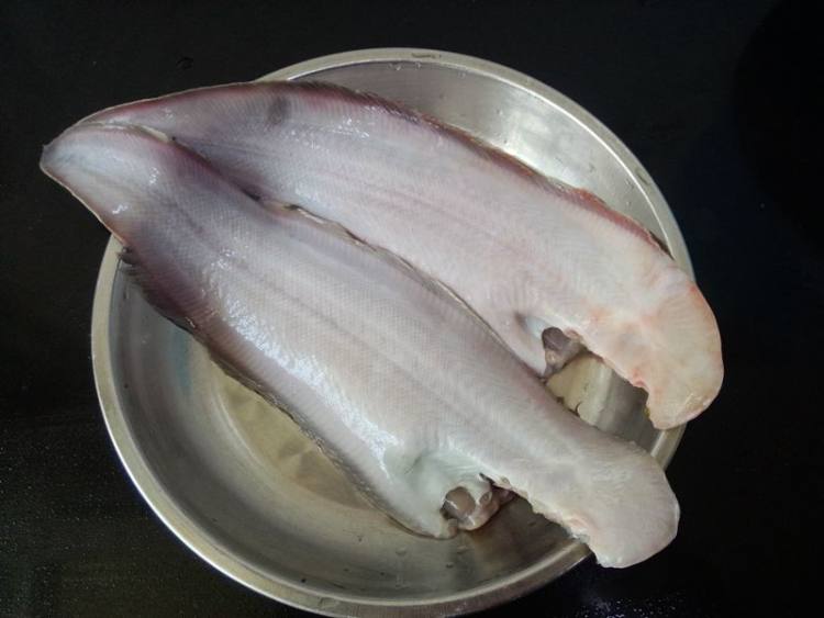 腊肉蒸龙利鱼#新鲜从步骤2