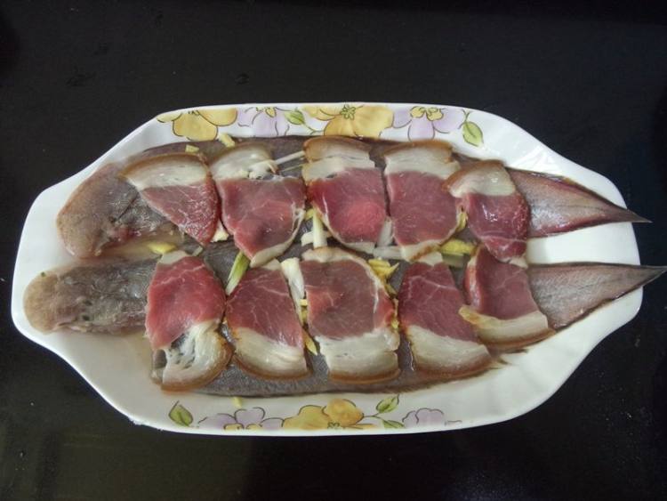腊肉蒸龙利鱼#新鲜从步骤7