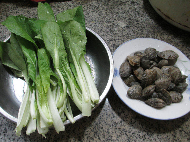 小白菜花蛤汤步骤1