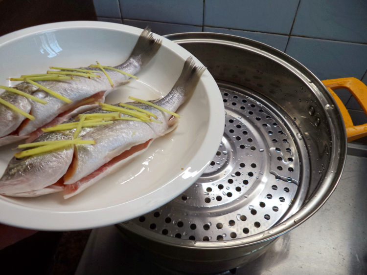葱油蒸鲈鱼#新鲜从这步骤4