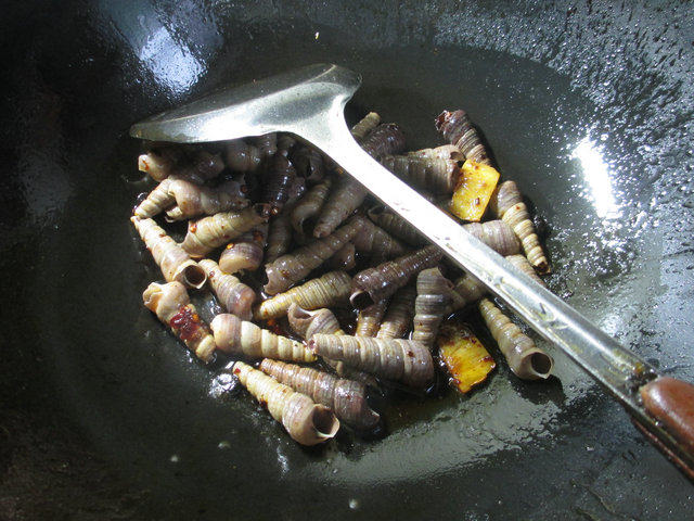 豆豉炒钉螺步骤9