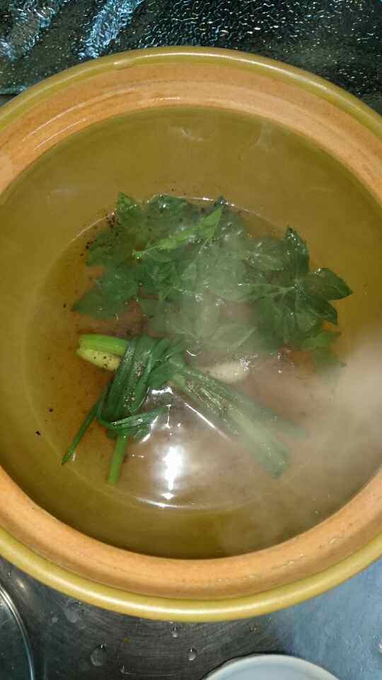 黑椒水煮贻贝步骤2