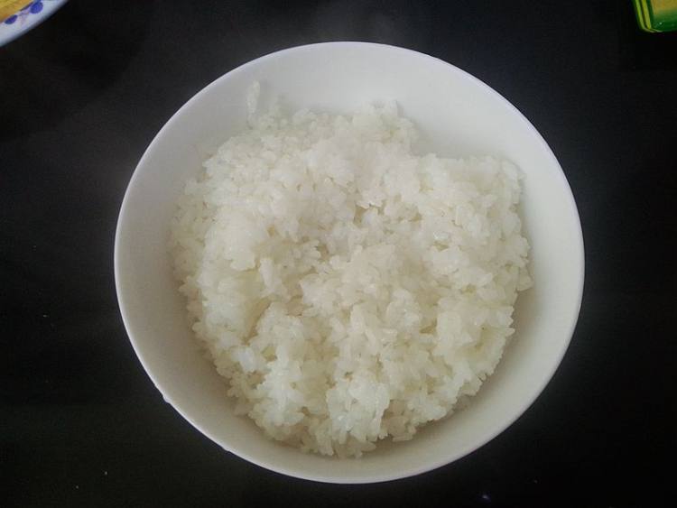鲜虾肉松寿司步骤8