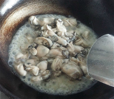 抓住孩子的胃之软炒蚝步骤3