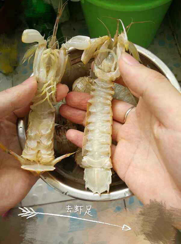 白灼皮皮虾步骤1