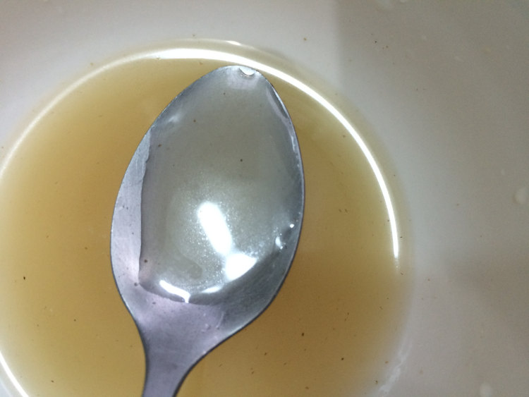 丝瓜洋葱炒鲜鱿步骤7