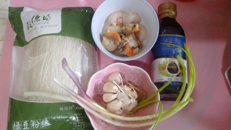 黄金蒜海鲜蒸粉丝#多步骤1