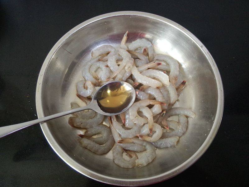 鸭蛋炒虾仁步骤3