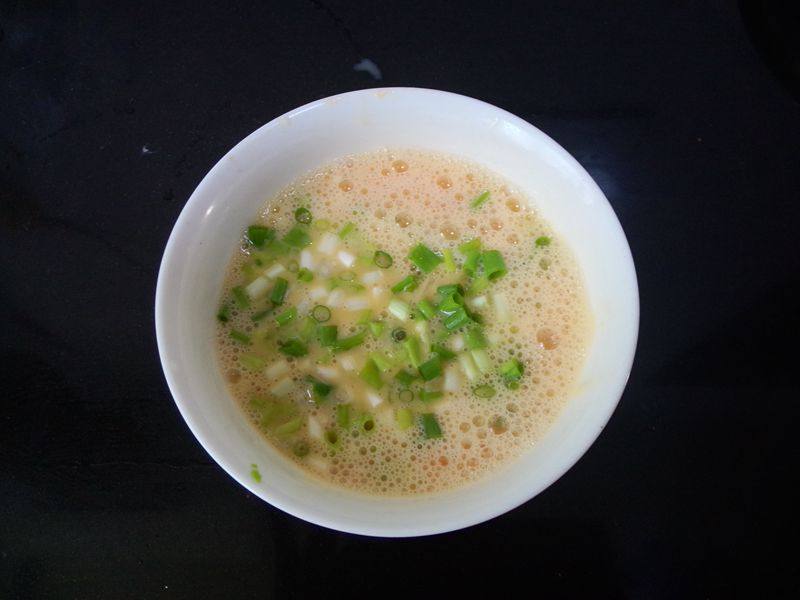 鸭蛋炒虾仁步骤5