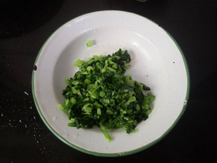 鲜虾锅贴步骤3