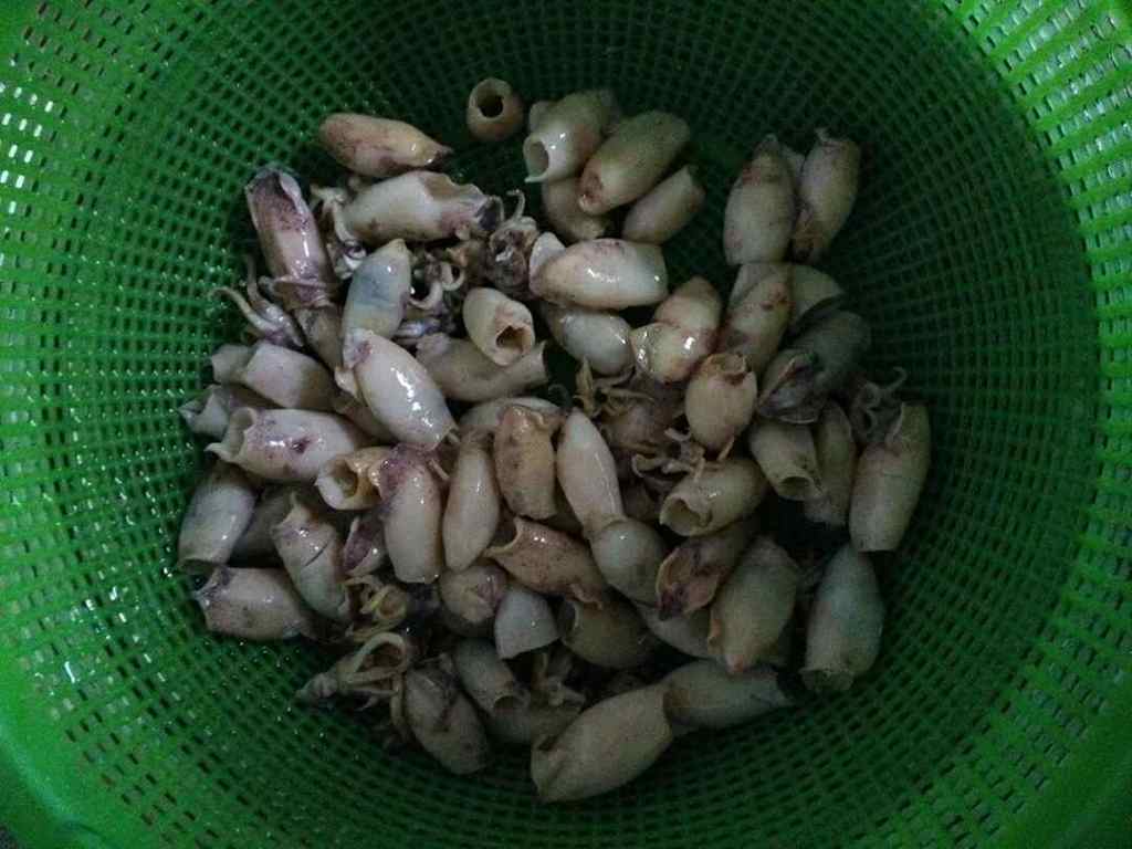 炒小墨鱼步骤2