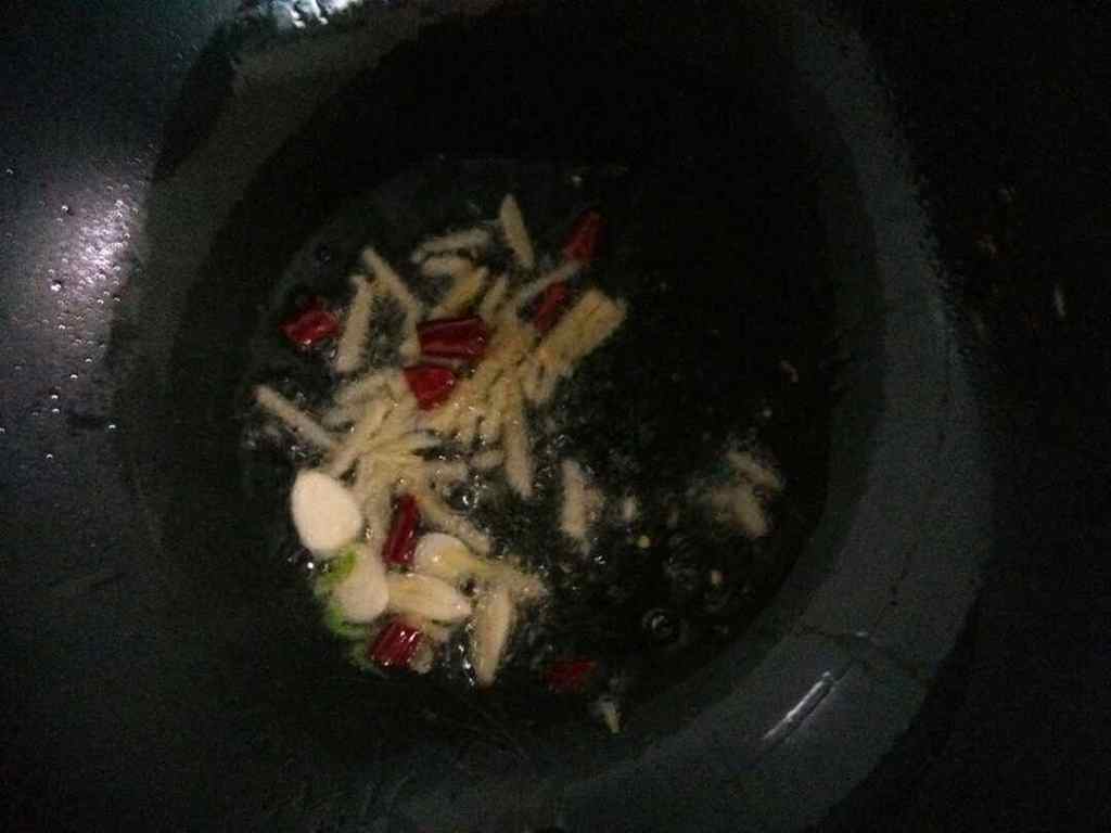 炒小墨鱼步骤4