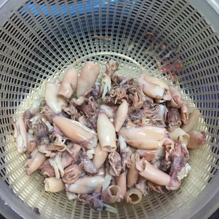 小鱿鱼干炒肉丝步骤3