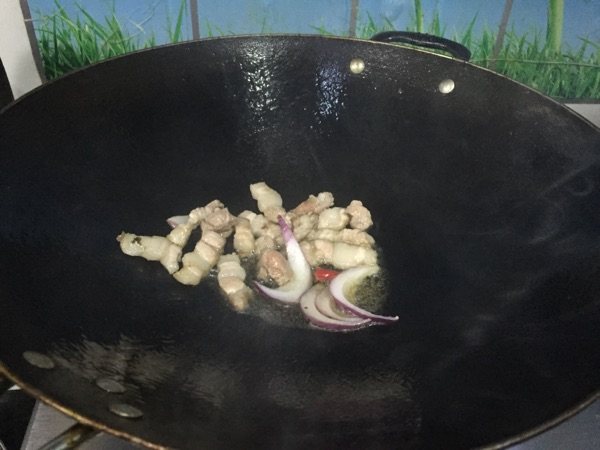 小鱿鱼干炒肉丝步骤6