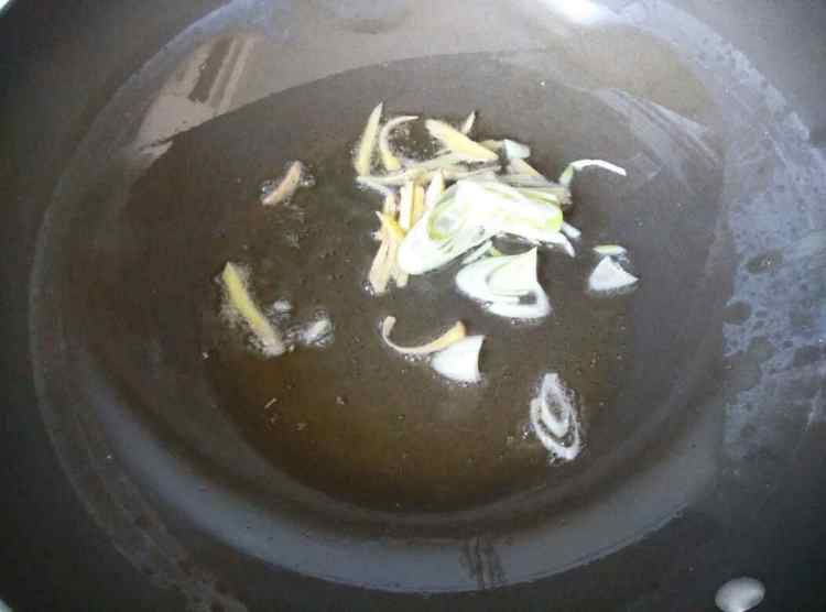 辣爆花蛤步骤5