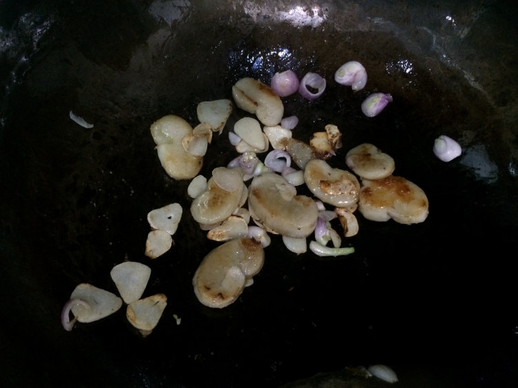 干煎蒜香芥兰带子步骤13