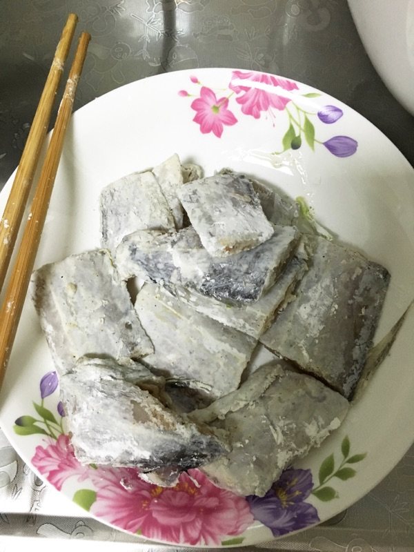 孜然香煎带鱼步骤4