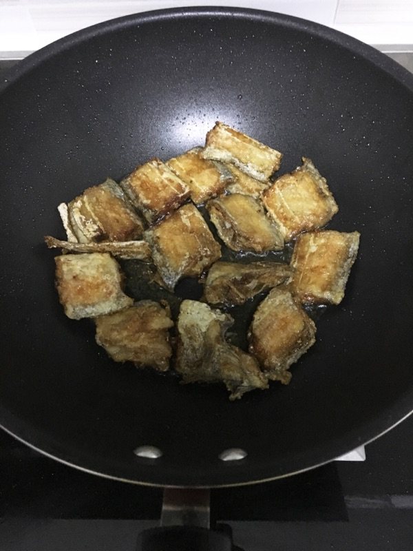 孜然香煎带鱼步骤7