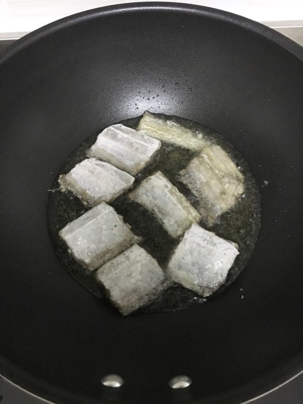 孜然香煎带鱼步骤5