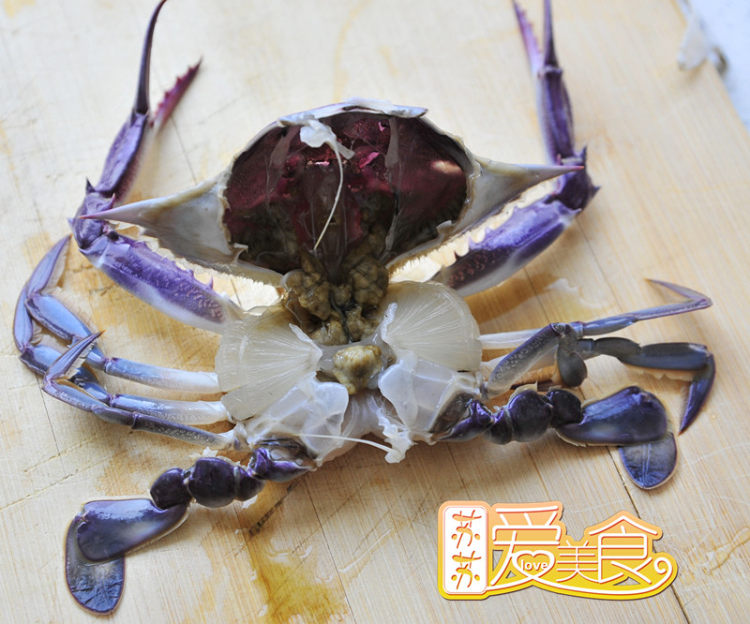 金沙蛋黄蟹步骤2