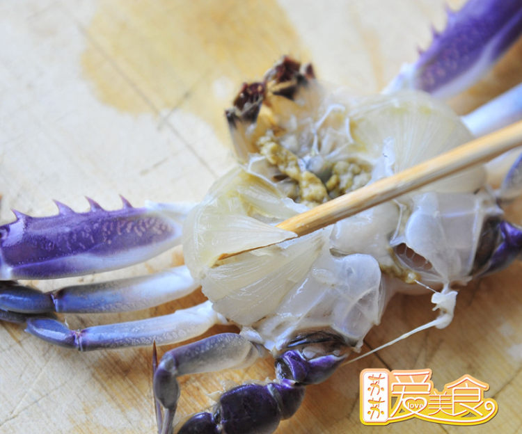 金沙蛋黄蟹步骤3