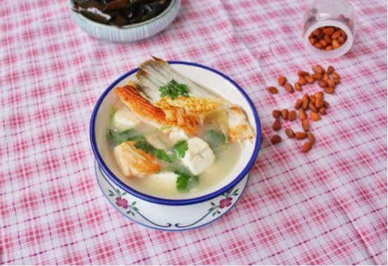 三文鱼骨豆腐汤步骤9