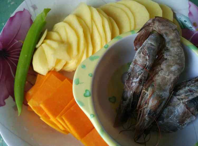 土豆鲜虾海苔饼步骤1