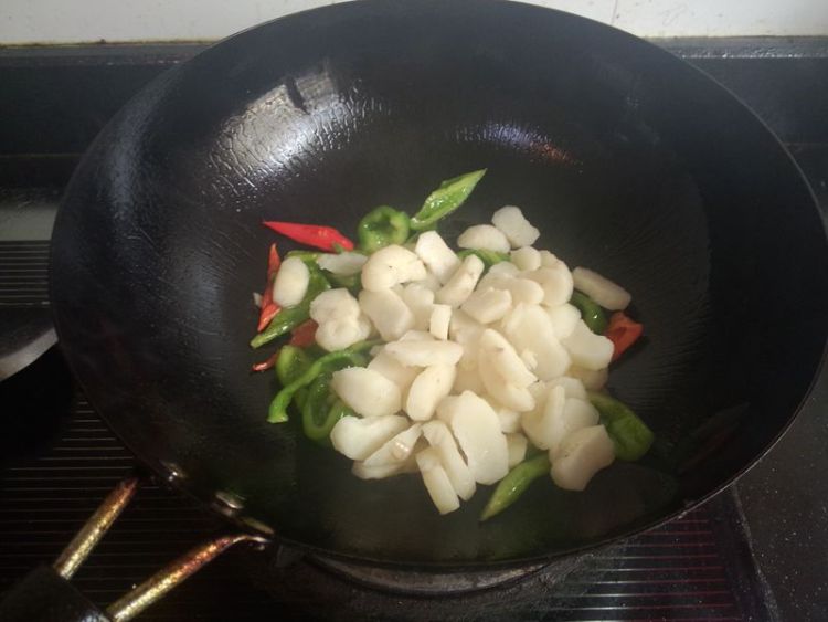 青红椒荸荠炒虾仁步骤10