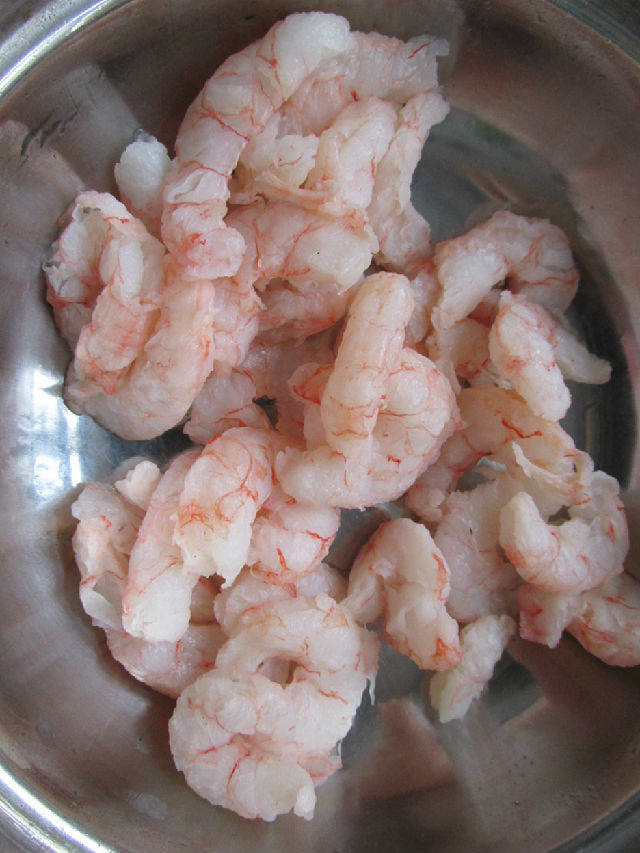 虾仁豆腐步骤1