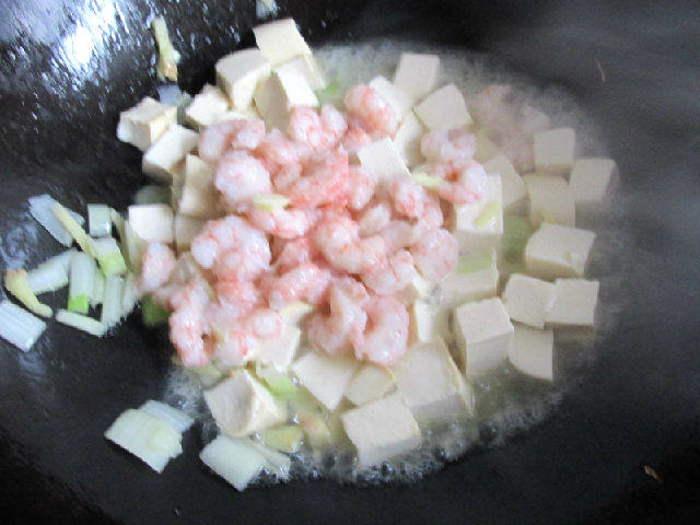 虾仁豆腐步骤8