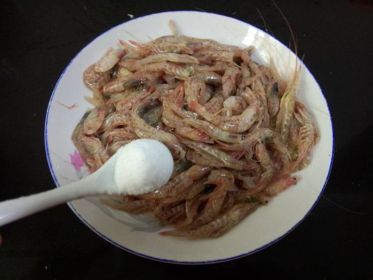 炝海虾步骤5