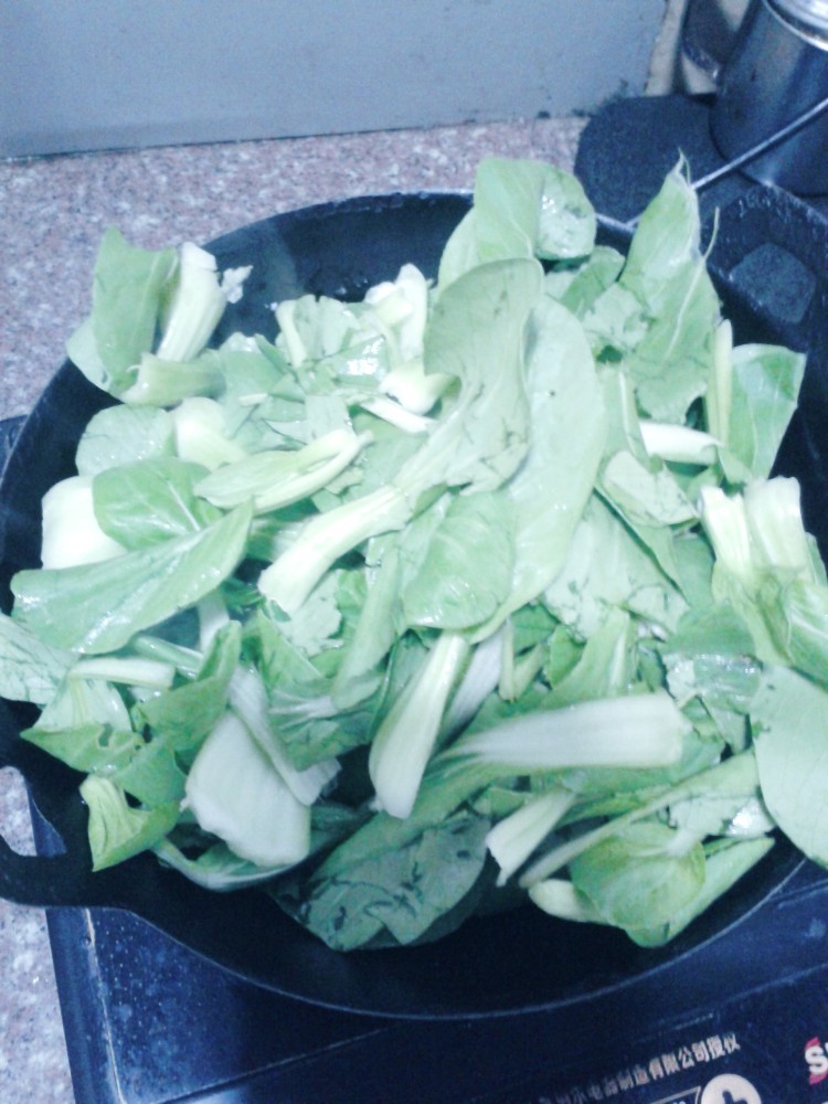 油菜炒鱿鱼步骤4
