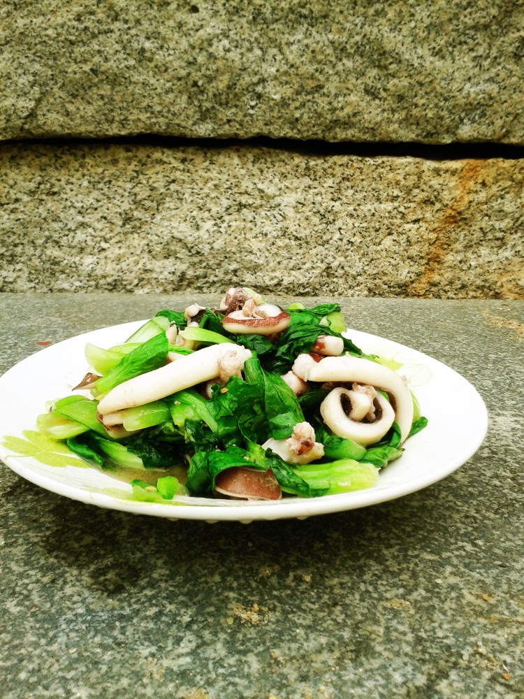 油菜炒鱿鱼步骤6