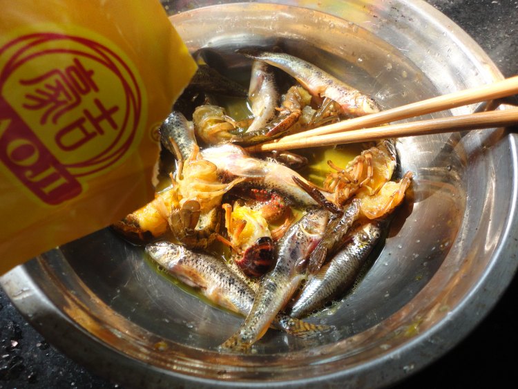 炸河鲜步骤4
