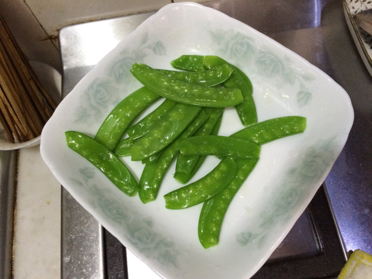 荷兰豆炒鲍片步骤10