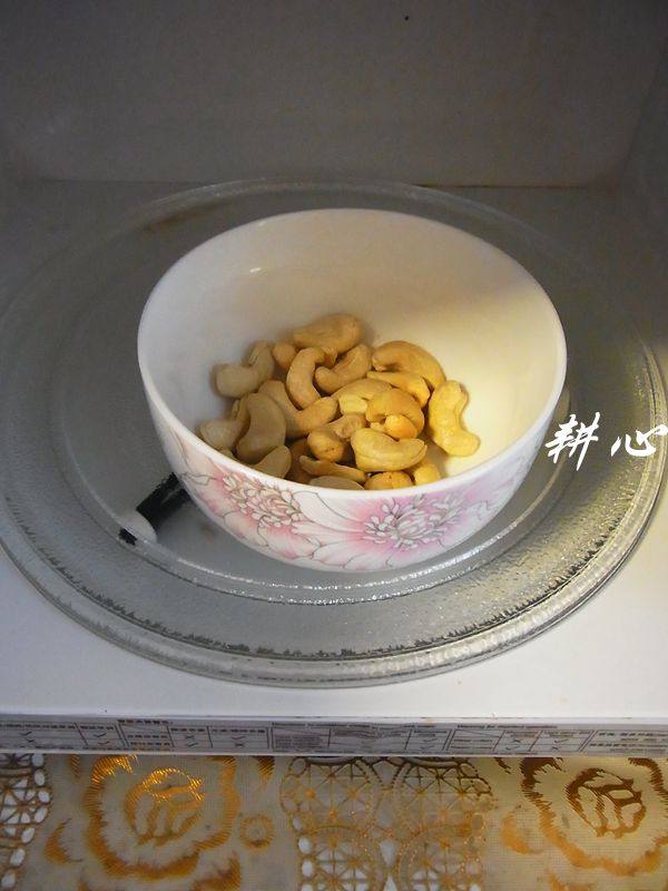 西芹木耳炒鲜鱿步骤6