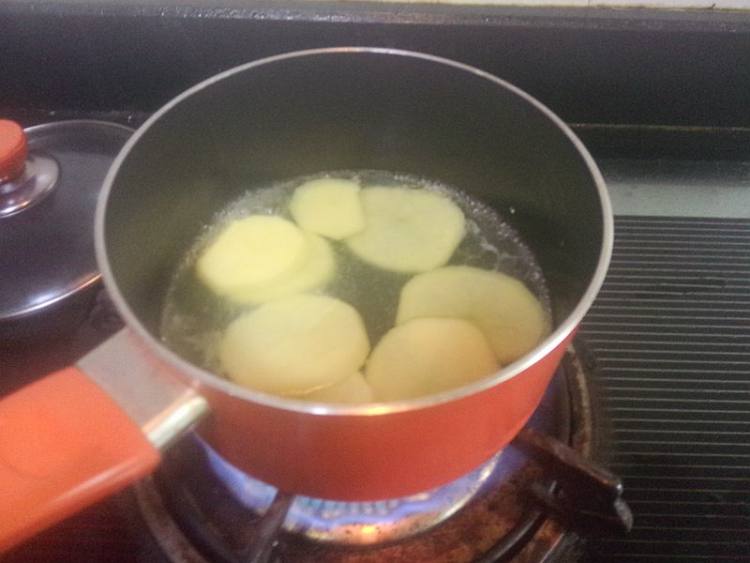 土豆西兰花吉利虾步骤2
