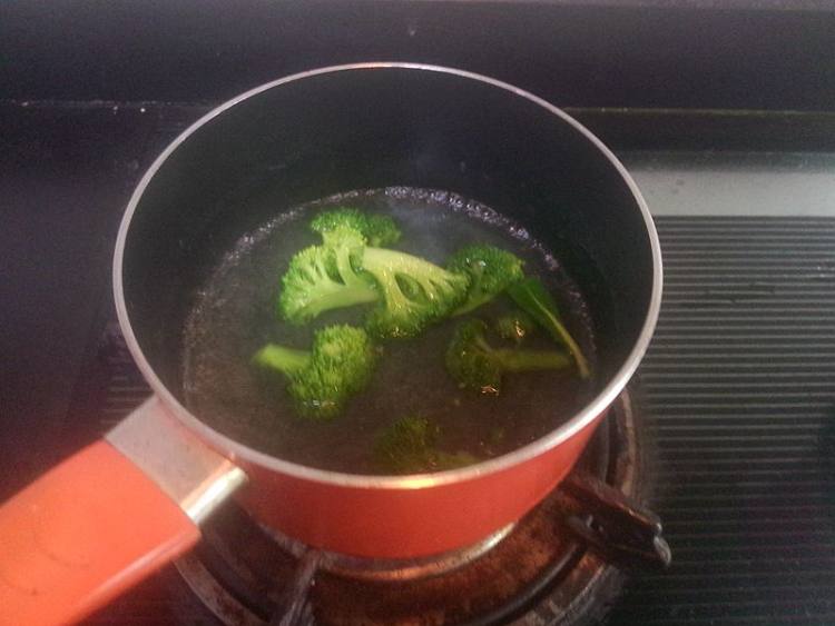 土豆西兰花吉利虾步骤4