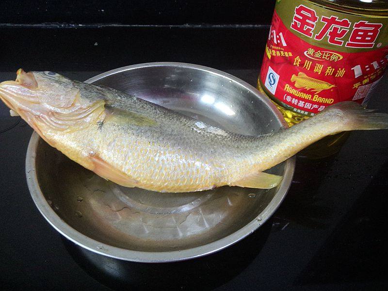 红烧大黄花鱼步骤2