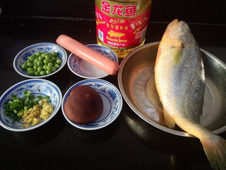 红烧大黄花鱼步骤1