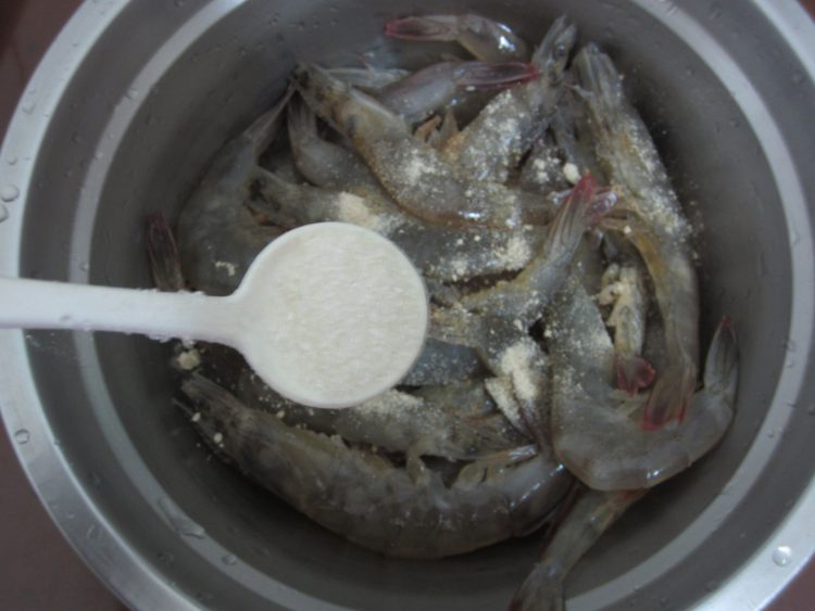 豉油王鲜味虾步骤3