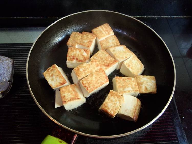 鲳鱼炖豆腐步骤4