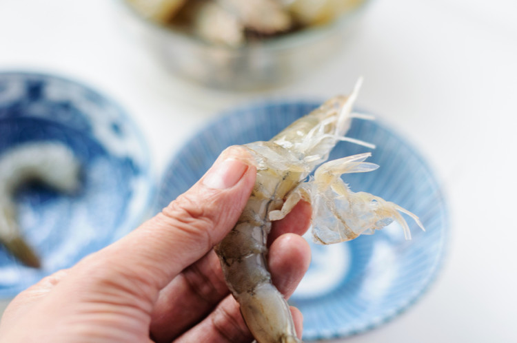 黄飞红焦脆虾壳步骤2