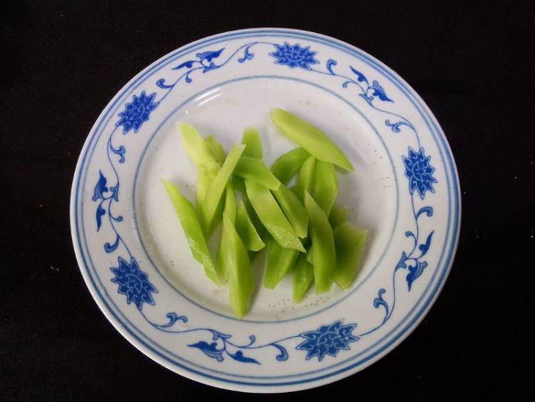 蘑菇炒虾仁步骤2