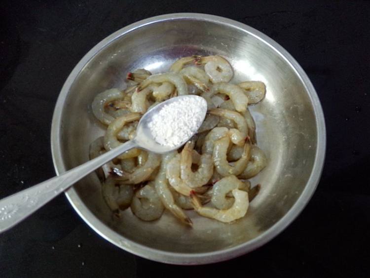 蘑菇炒虾仁步骤8
