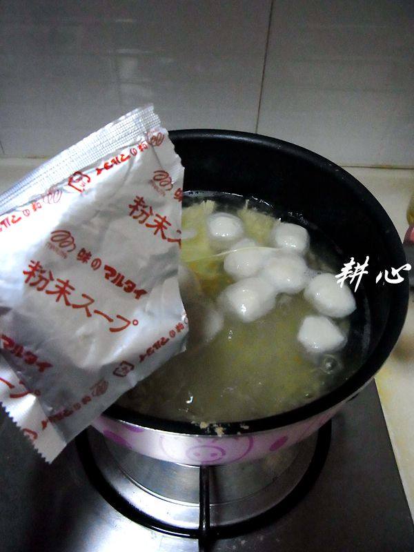 鱼丸博多猪骨拉面步骤4