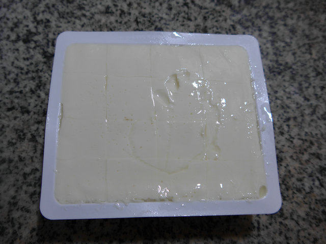 咸味虾花螺豆腐汤步骤2