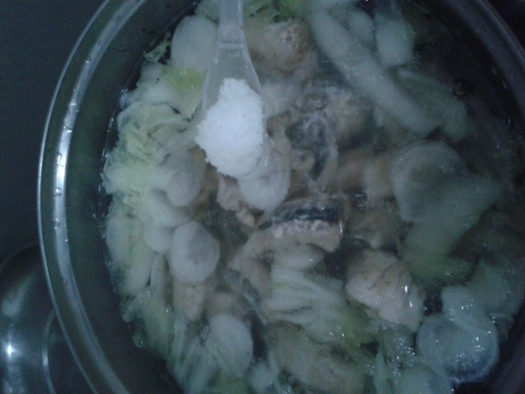 鲅鱼煮大白菜汤步骤5